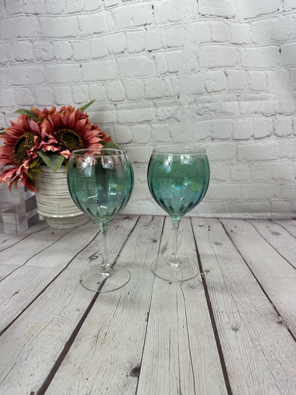 vtg luminarc france Teal Glass Stemware Wine Glasses 2pc
